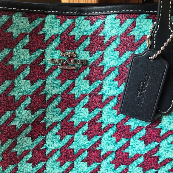 🥰 Coach City Tote With Houndstooth Print - Picture 5 of 10